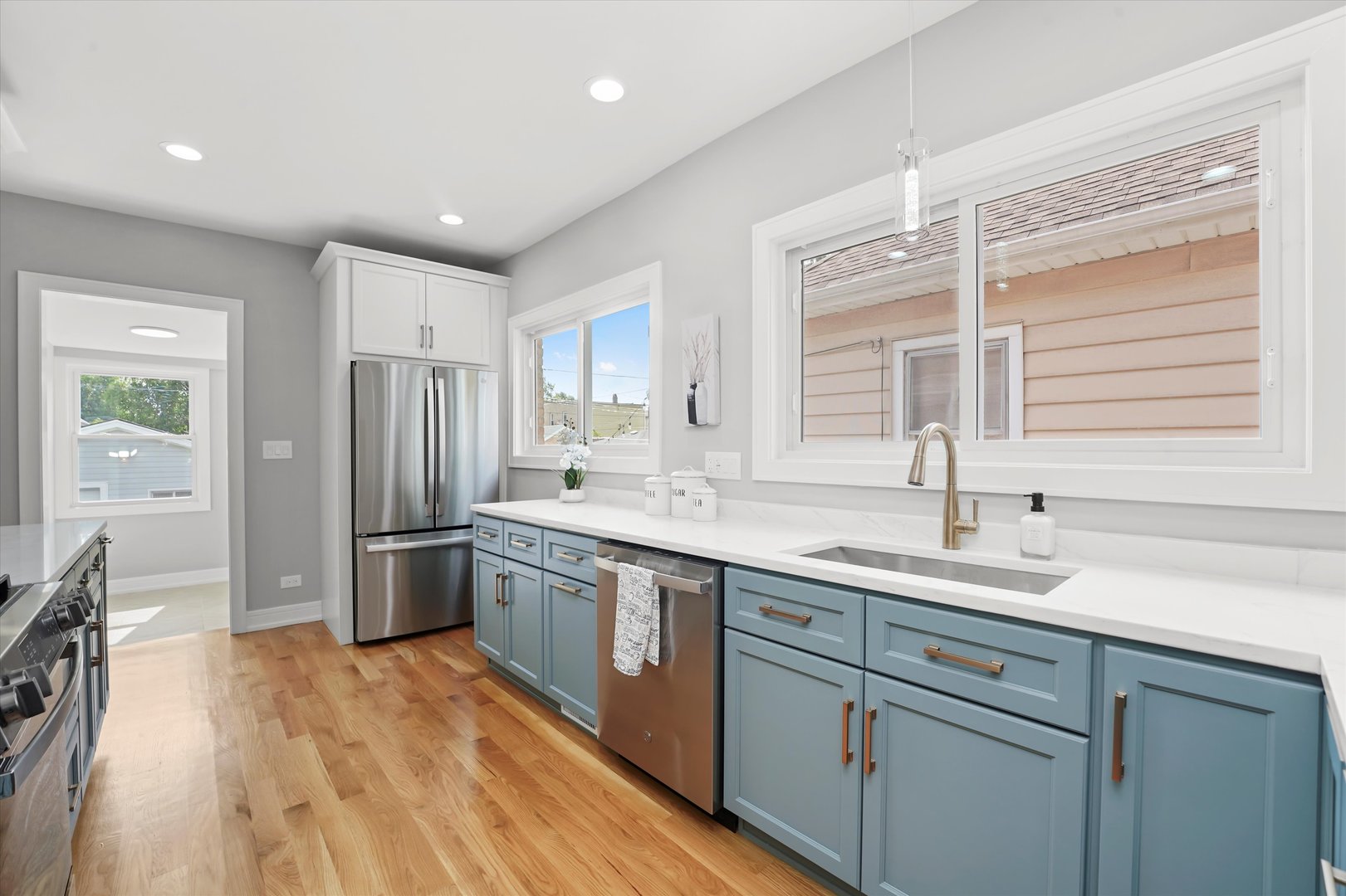 4119 N Meade Avenue, Chicago, IL 60634
