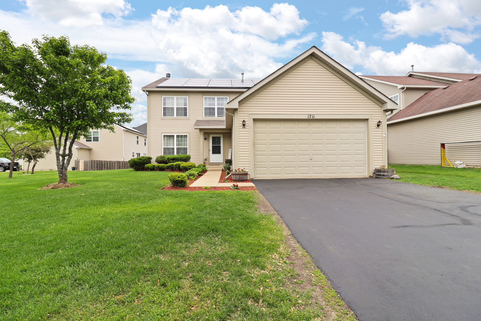 1711 Fallbrook Drive, Hampshire, IL 60140