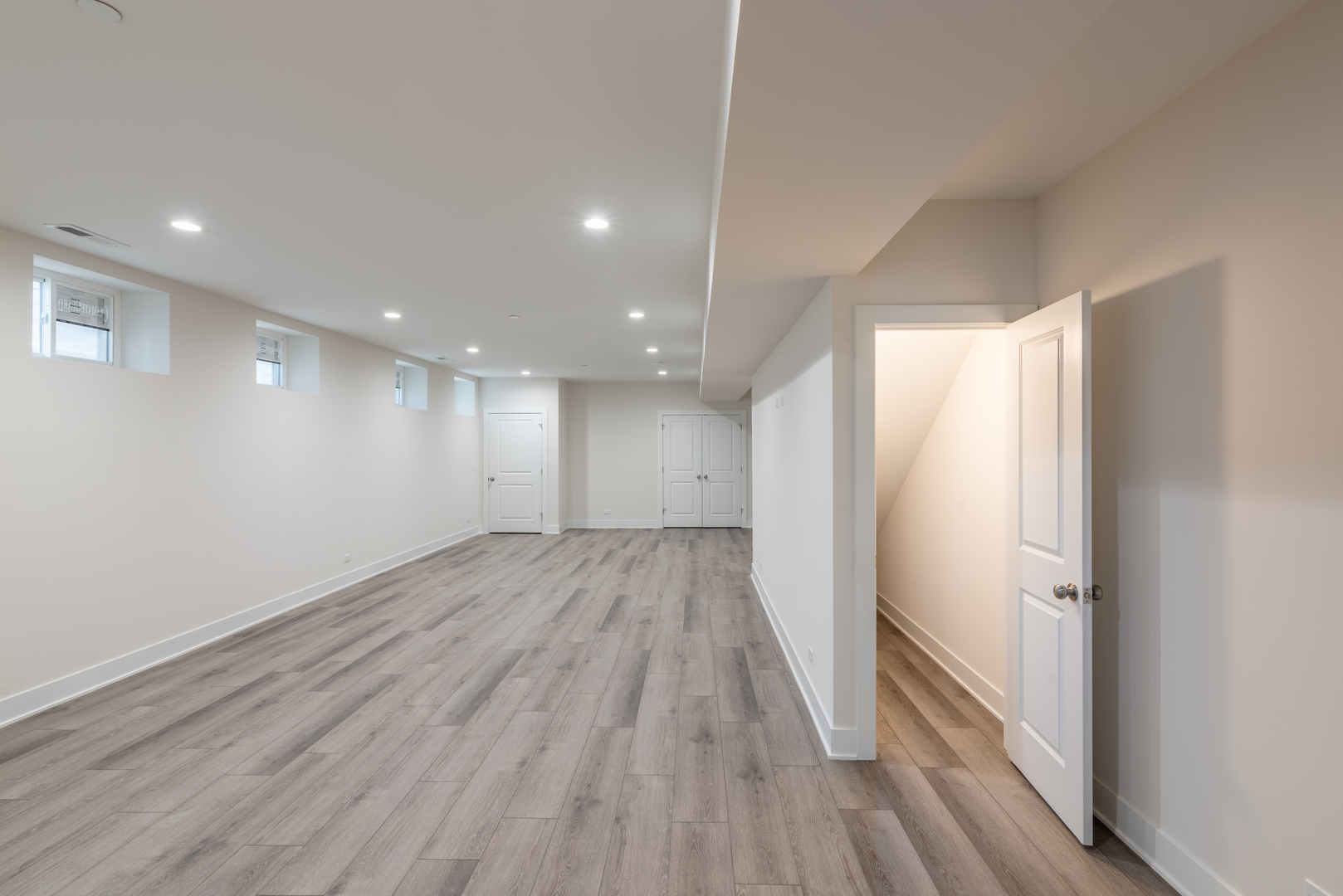 9 N Beverly Lane, Arlington Heights, IL 60004