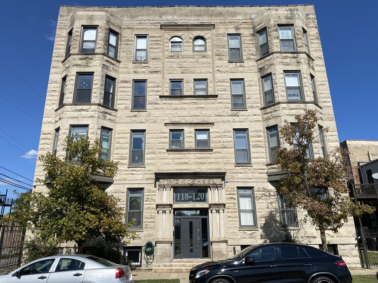 118 E 45th Street #401, Chicago, IL 60653
