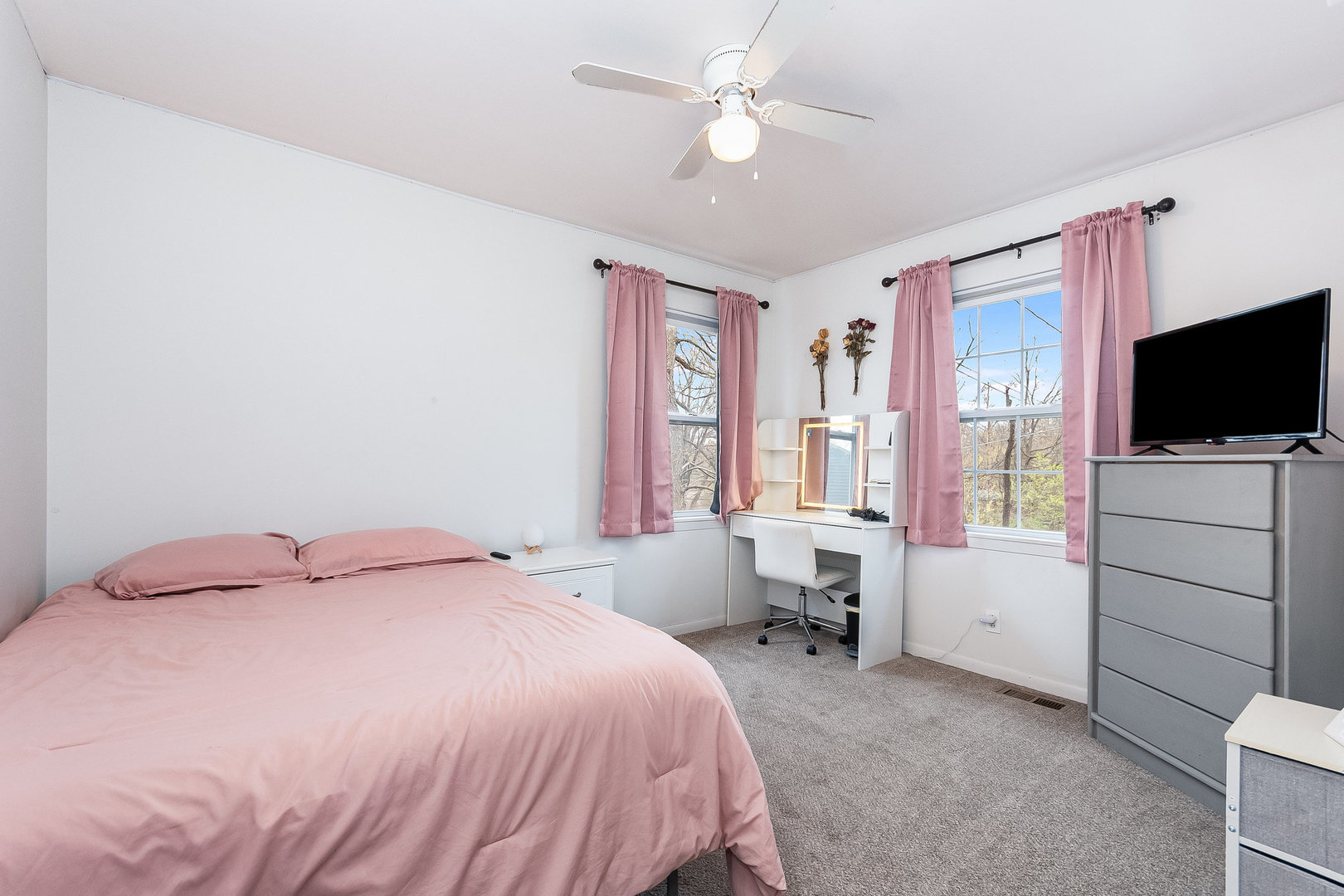 6402 North Shore Avenue, Spring Grove, IL 60081