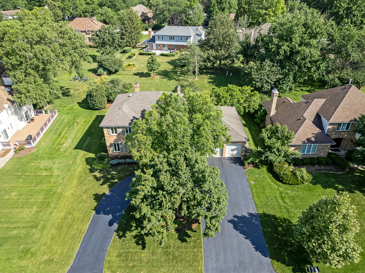 11516 Burr Oak Lane, Burr Ridge, IL 60527