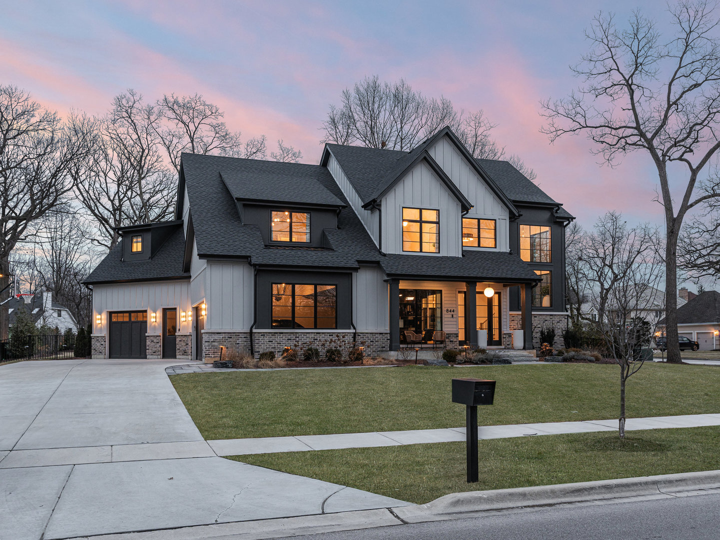 844 S Julian Street, Naperville, IL 60540