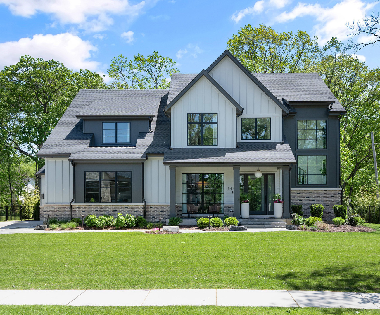 844 S Julian Street, Naperville, IL 60540