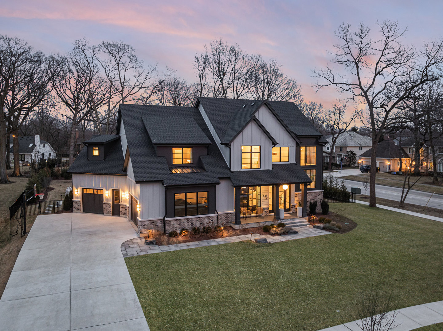 844 S Julian Street, Naperville, IL 60540