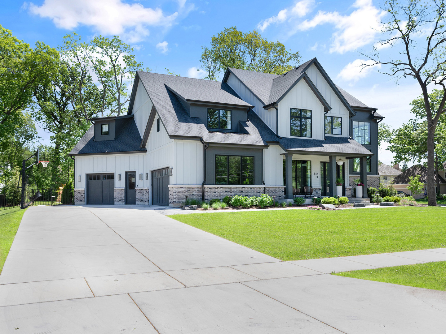 844 S Julian Street, Naperville, IL 60540