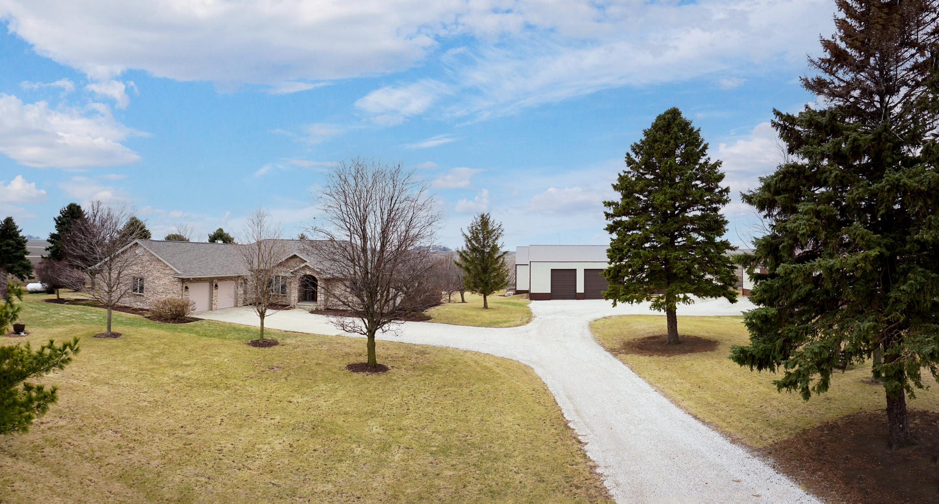 10791 E 2100 North Road, Carlock, IL 61725