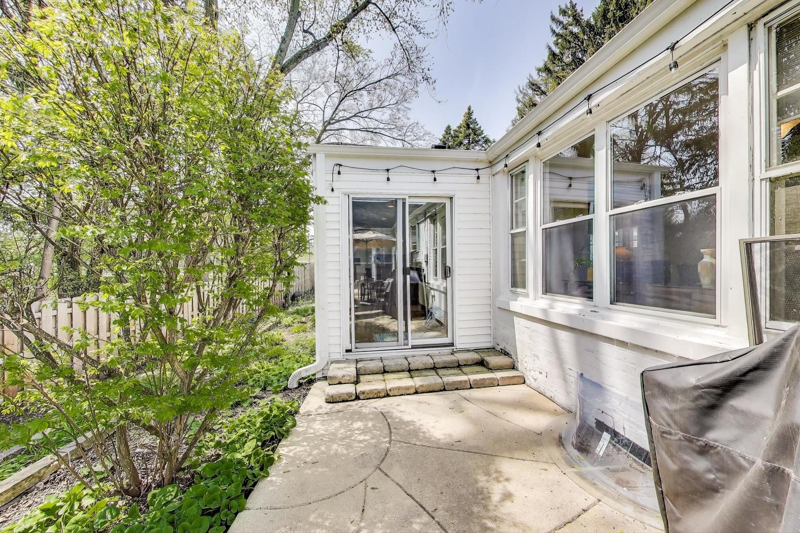 201 W Council Trail, Mount Prospect, IL 60056