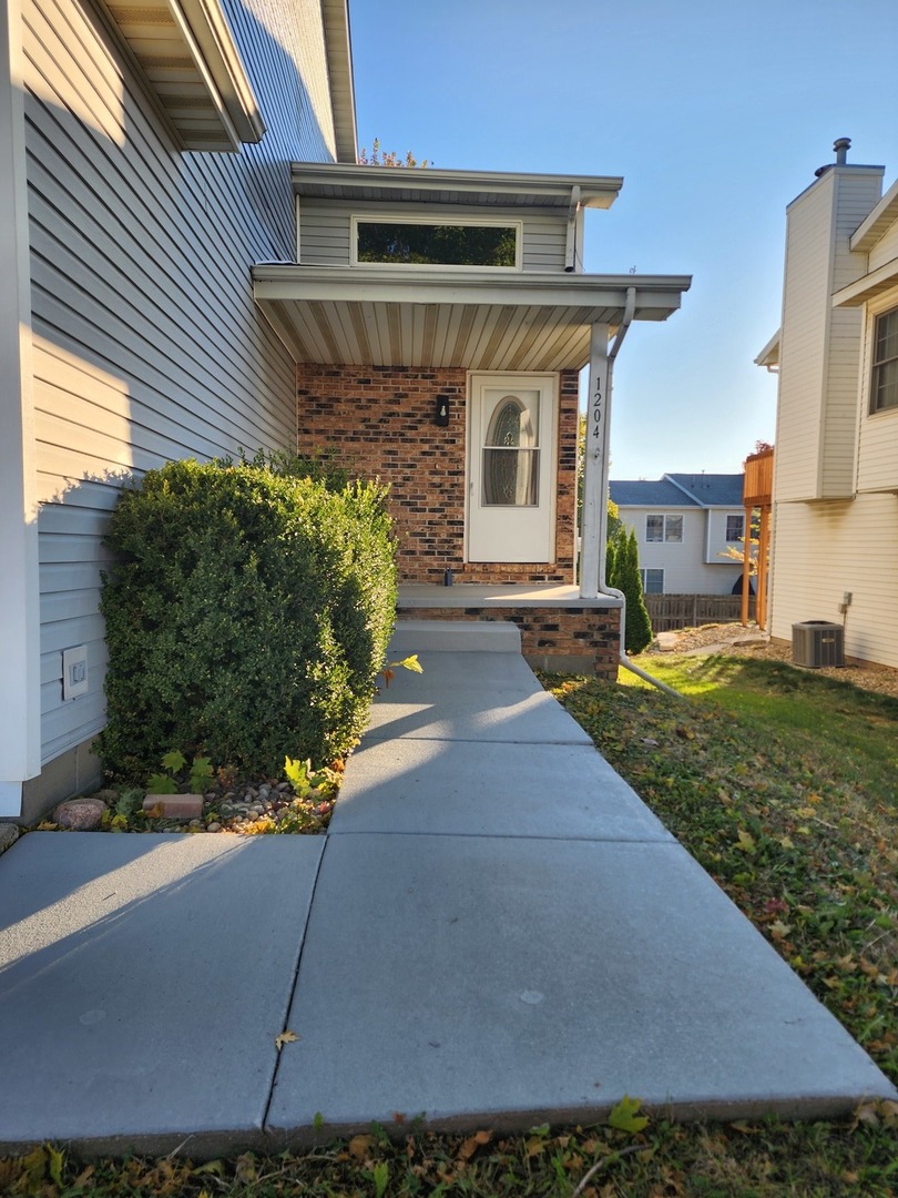 1204 Henry Street, Normal, IL 61761