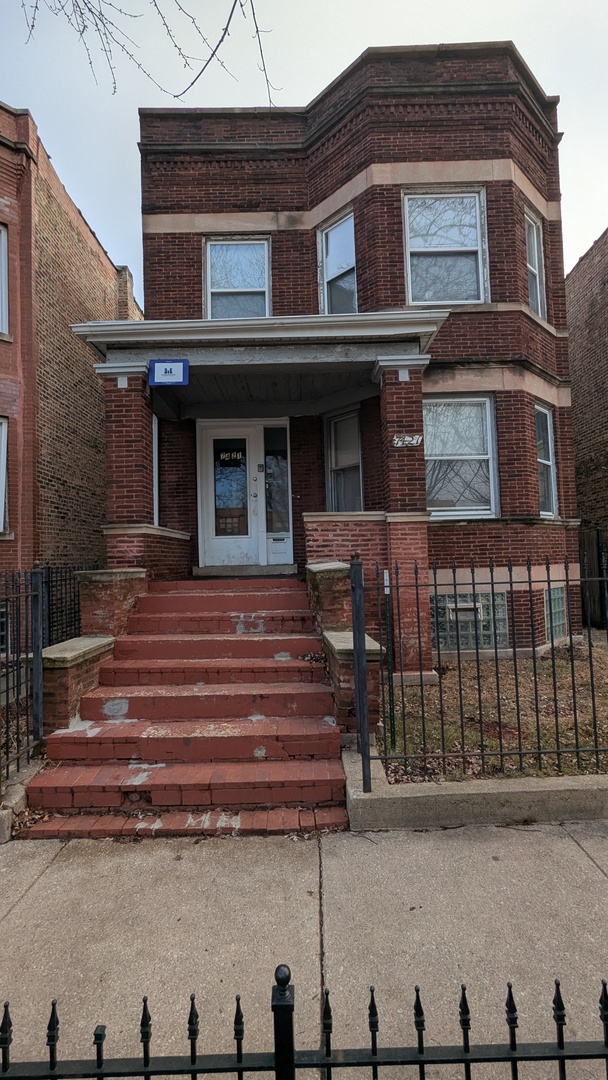 7421 S Dante Avenue, Chicago, IL 60619