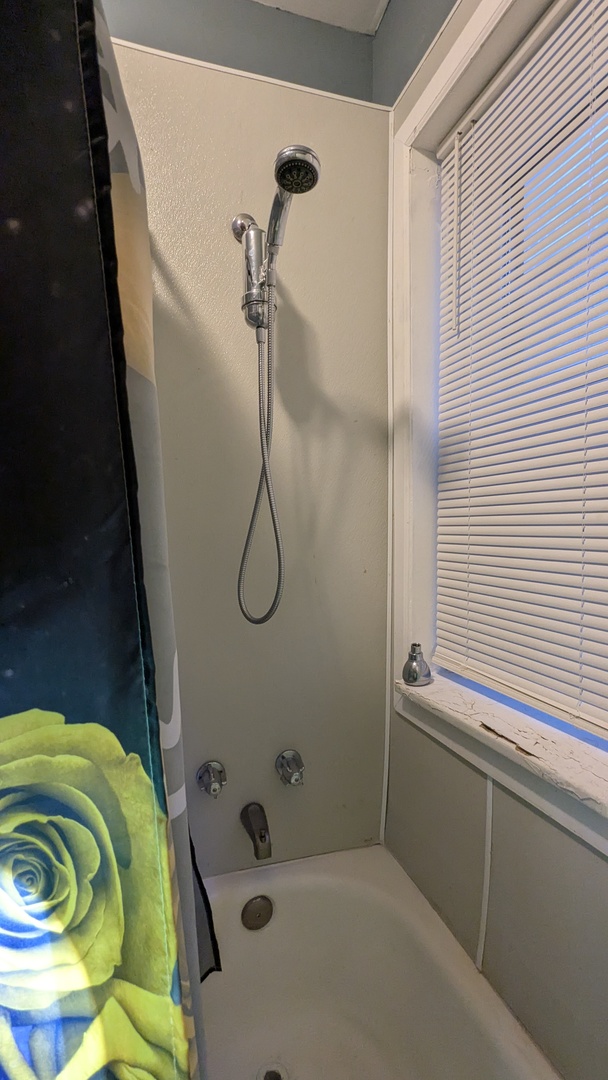 7421 S Dante Avenue, Chicago, IL 60619