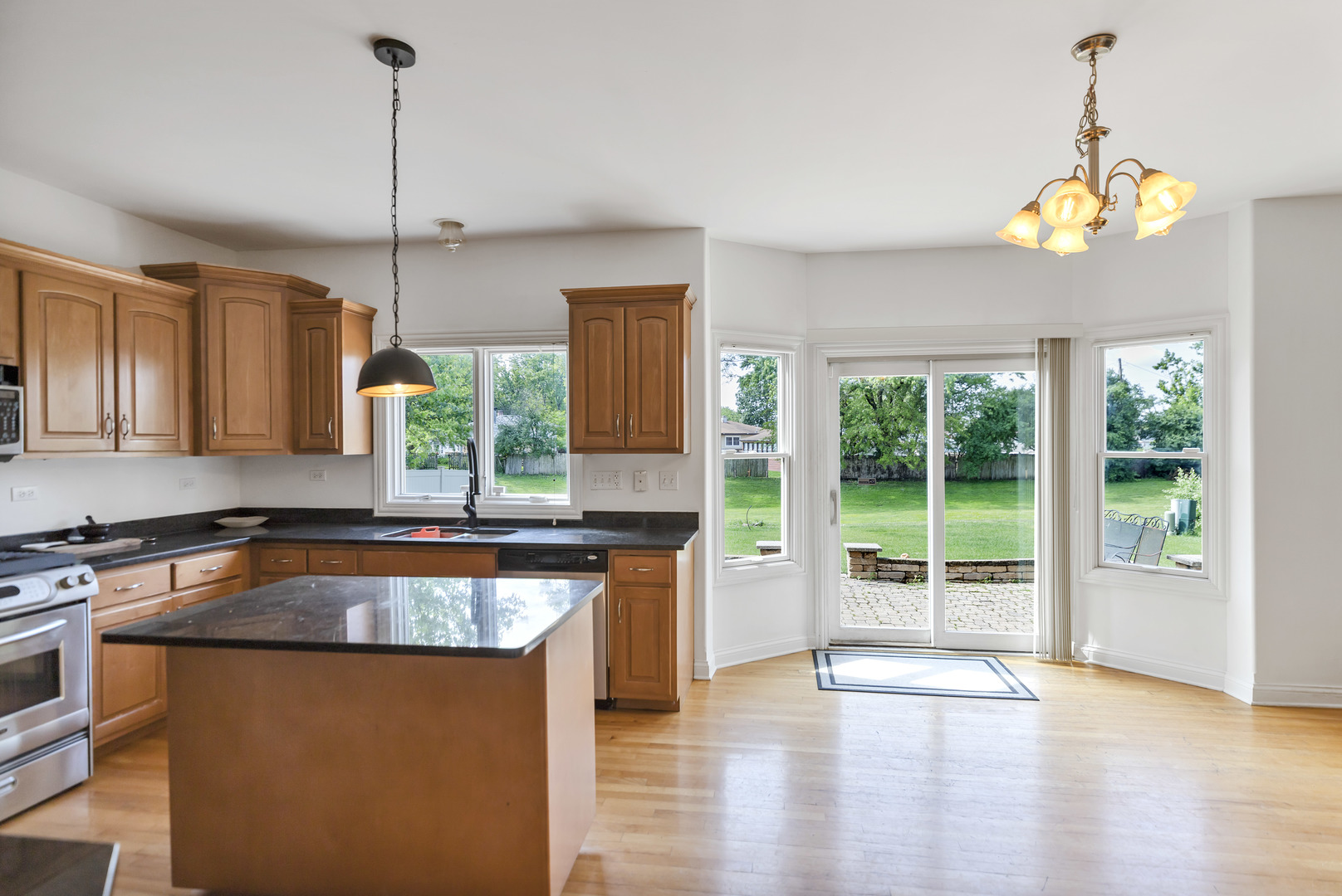 427 W Natoma Avenue, Addison, IL 60101