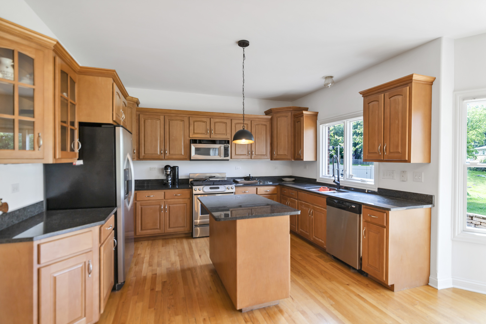 427 W Natoma Avenue, Addison, IL 60101