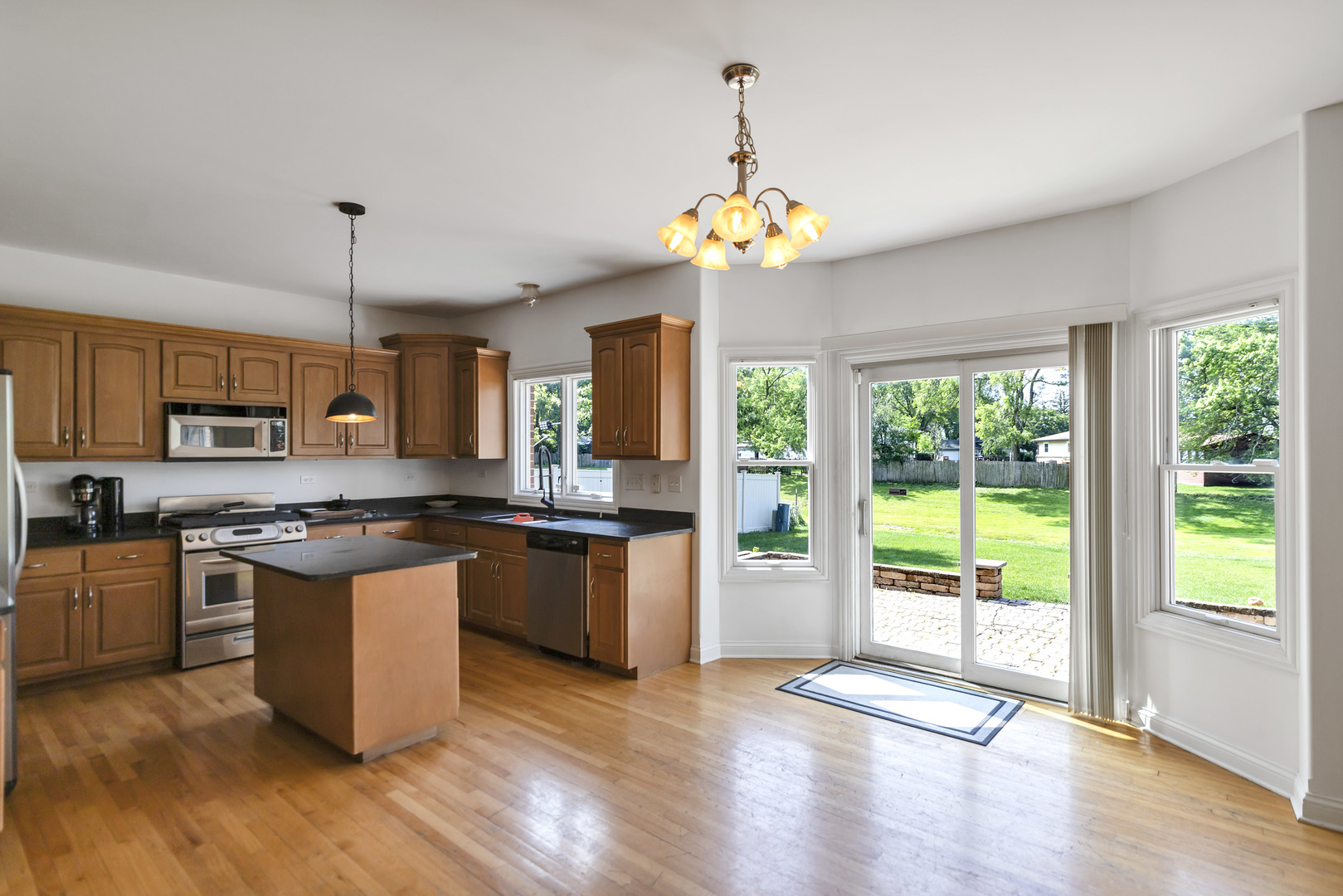 427 W Natoma Avenue, Addison, IL 60101