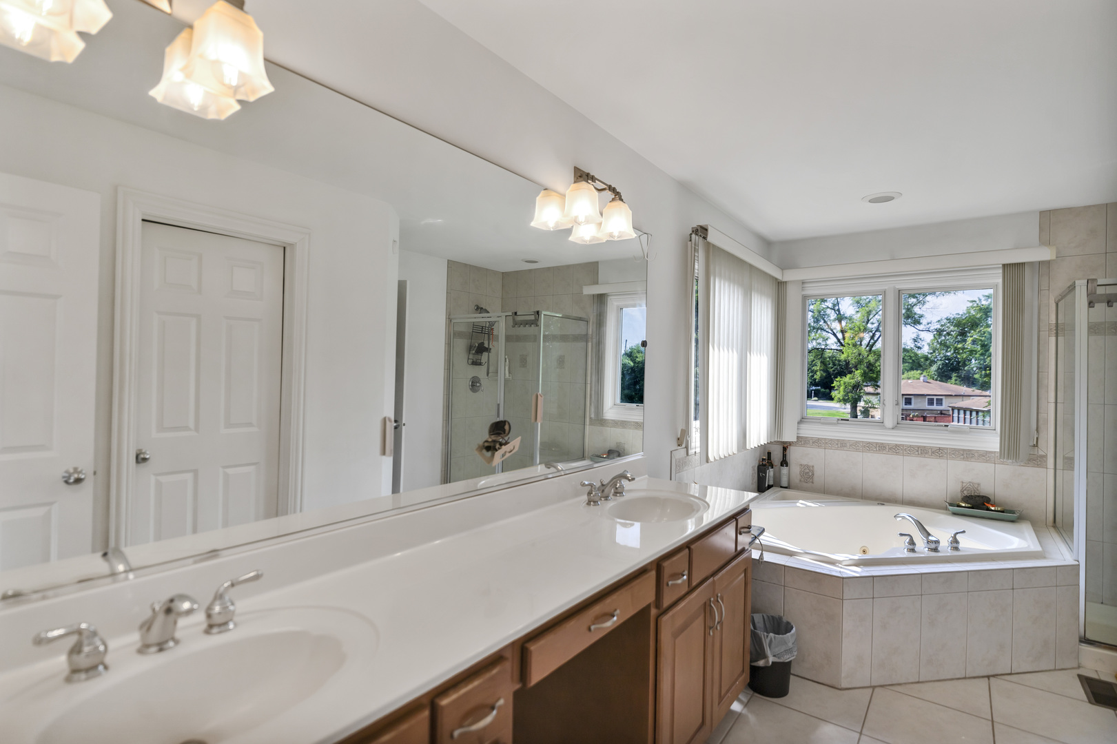 427 W Natoma Avenue, Addison, IL 60101