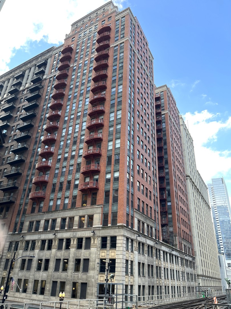 208 W Washington Street #1213, Chicago, IL 60606