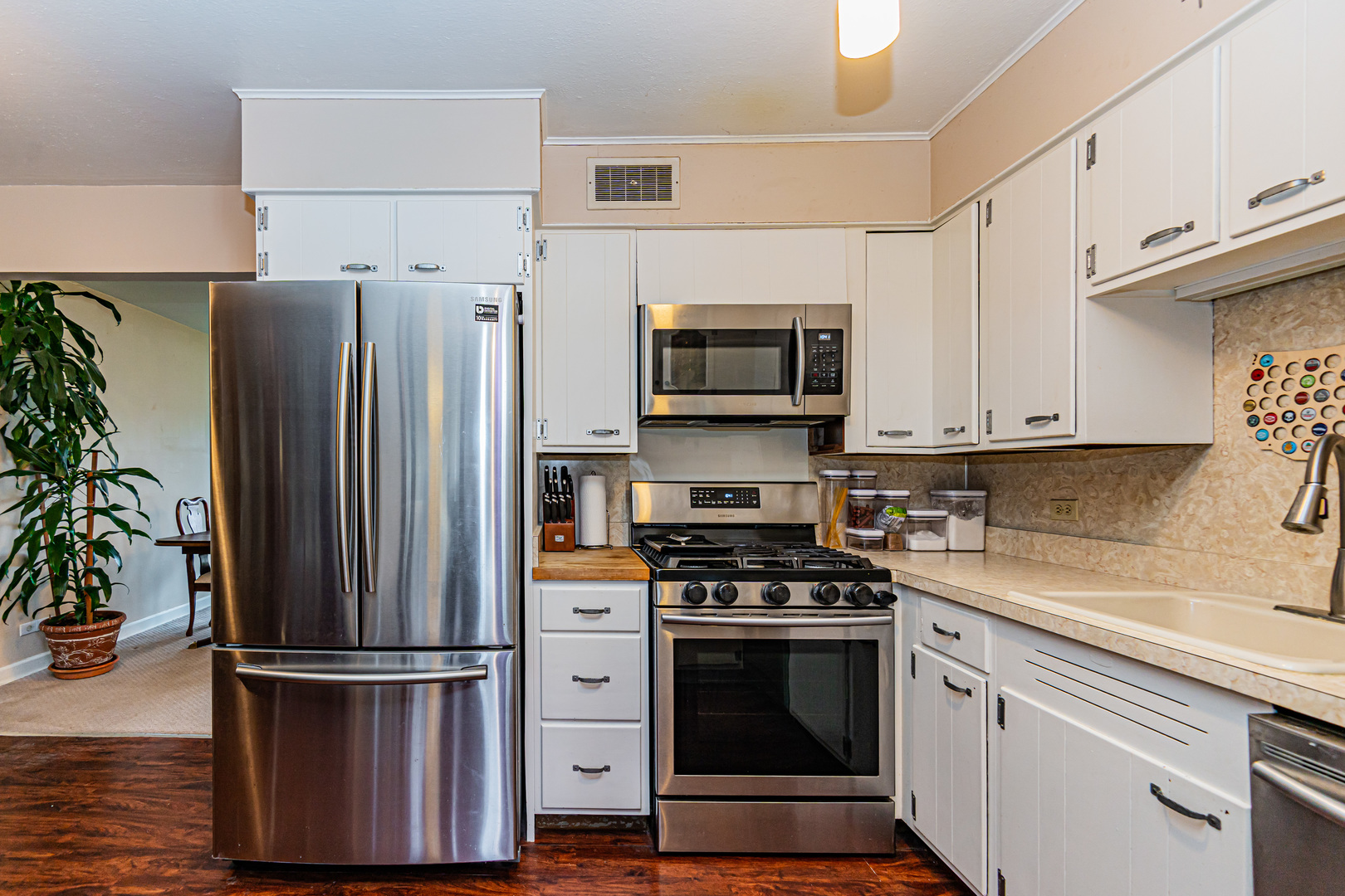 0S638 Euclid Avenue, Villa Park, IL 60181