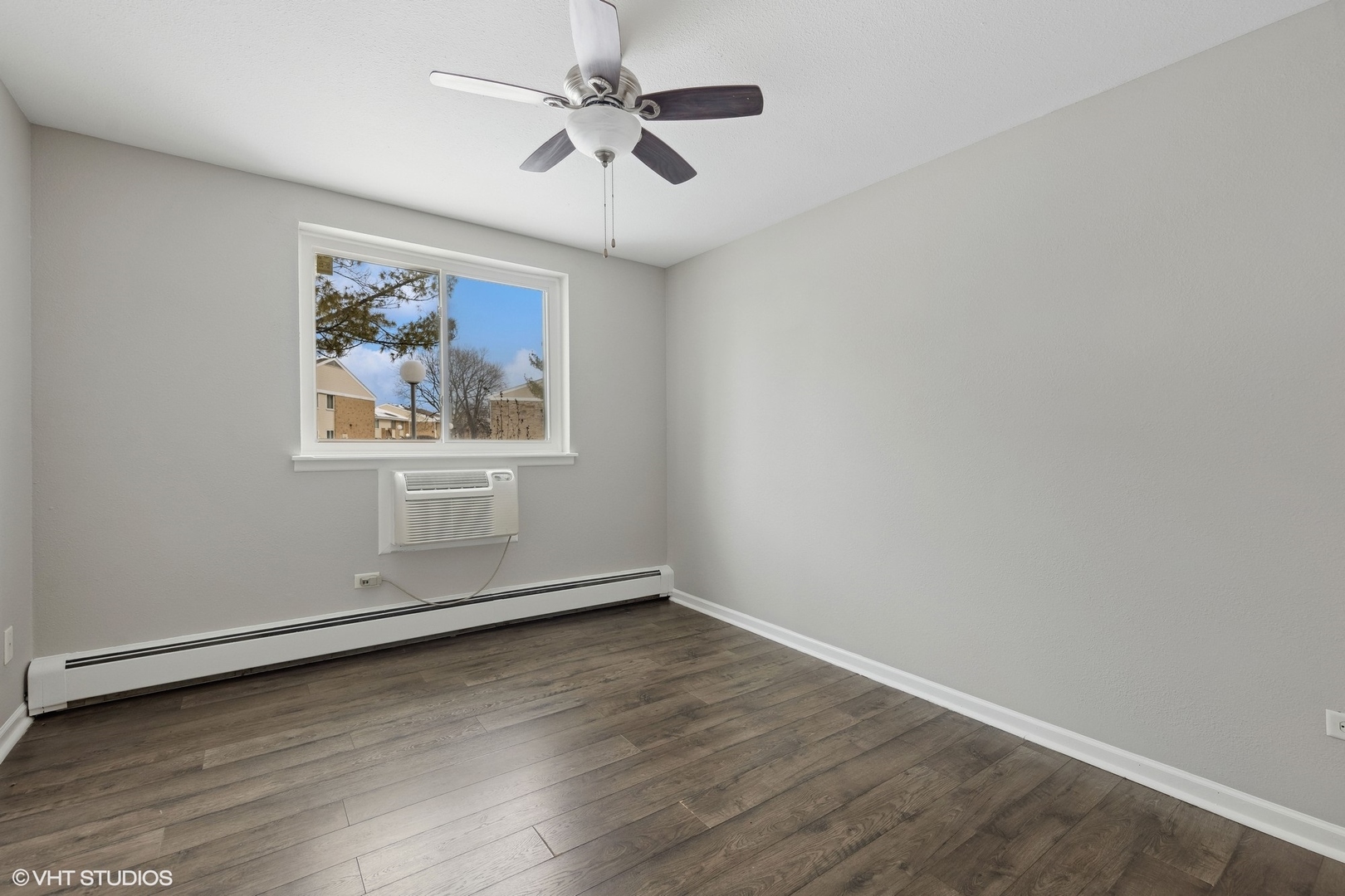 1500 Robin Circle #115, Hoffman Estates, IL 60169