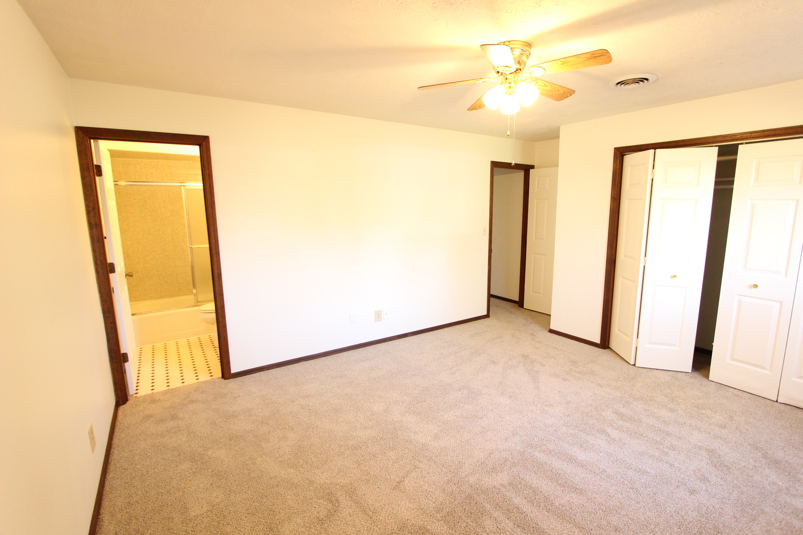 1111 E Jefferson Street #3, Bloomington, IL 61701