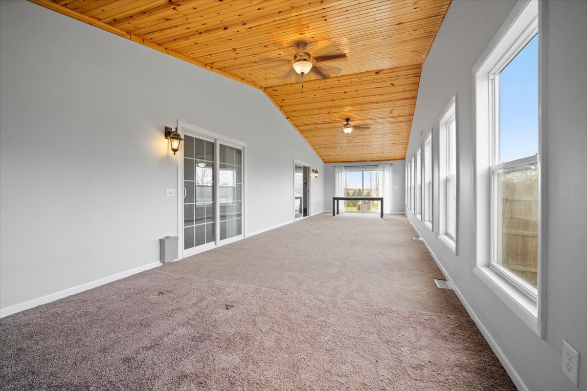 1798 County Road 75 N, Carlock, IL 61725