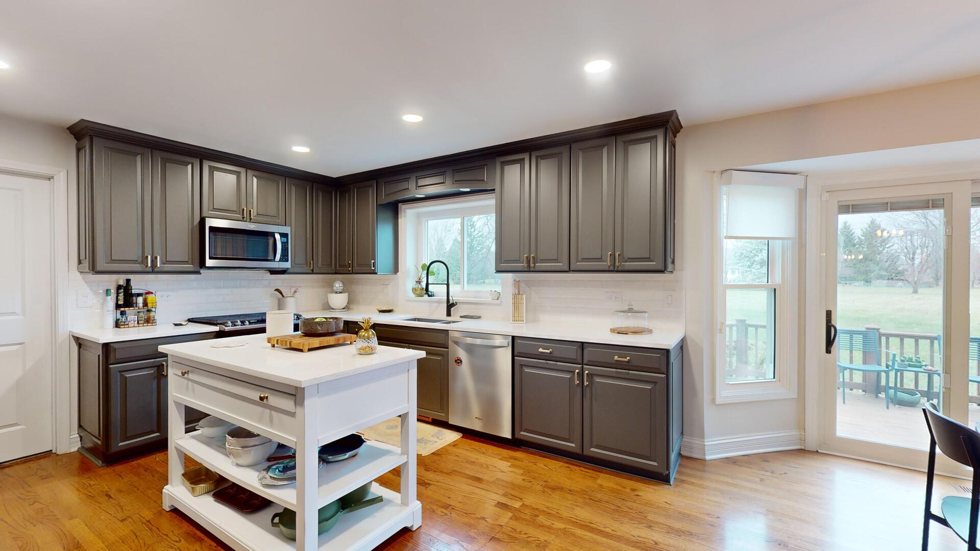 7N108 Hastings Drive, St. Charles, IL 60175