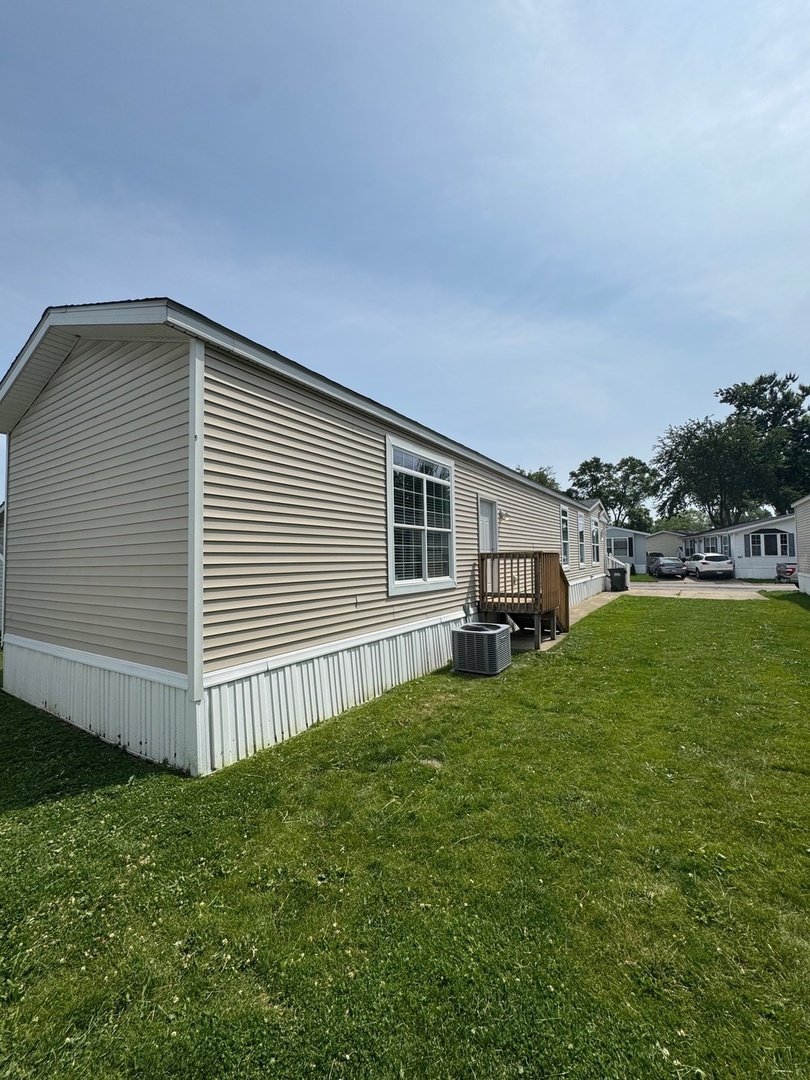 638 Sterling West Drive #638, Justice, IL 60458
