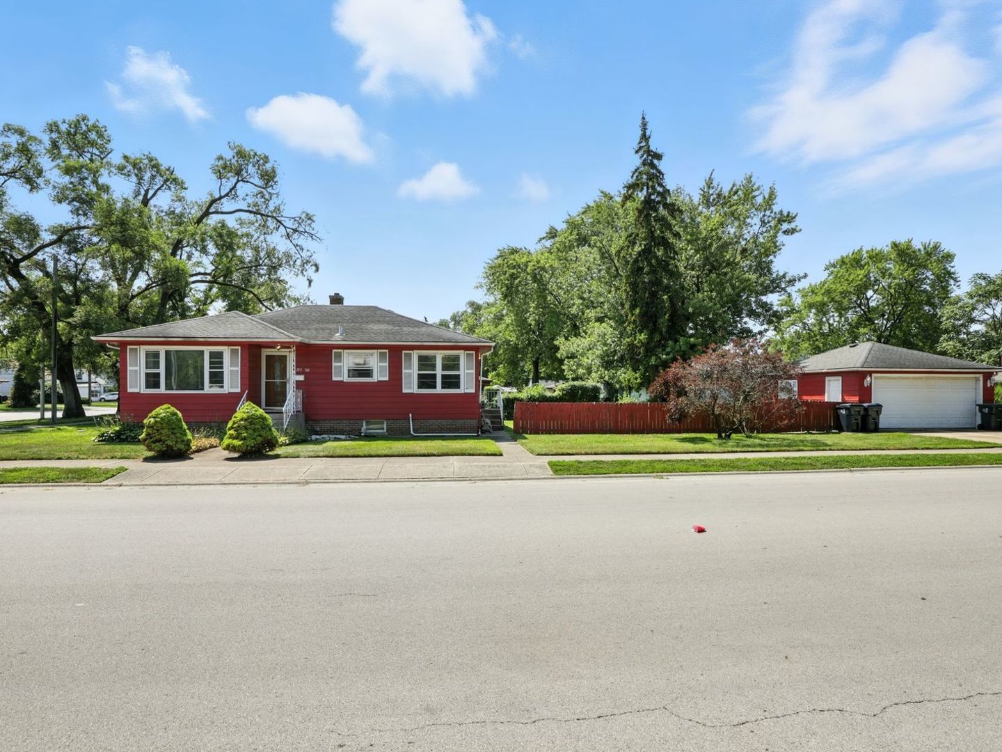 725 E 161st Street, South Holland, IL 60473
