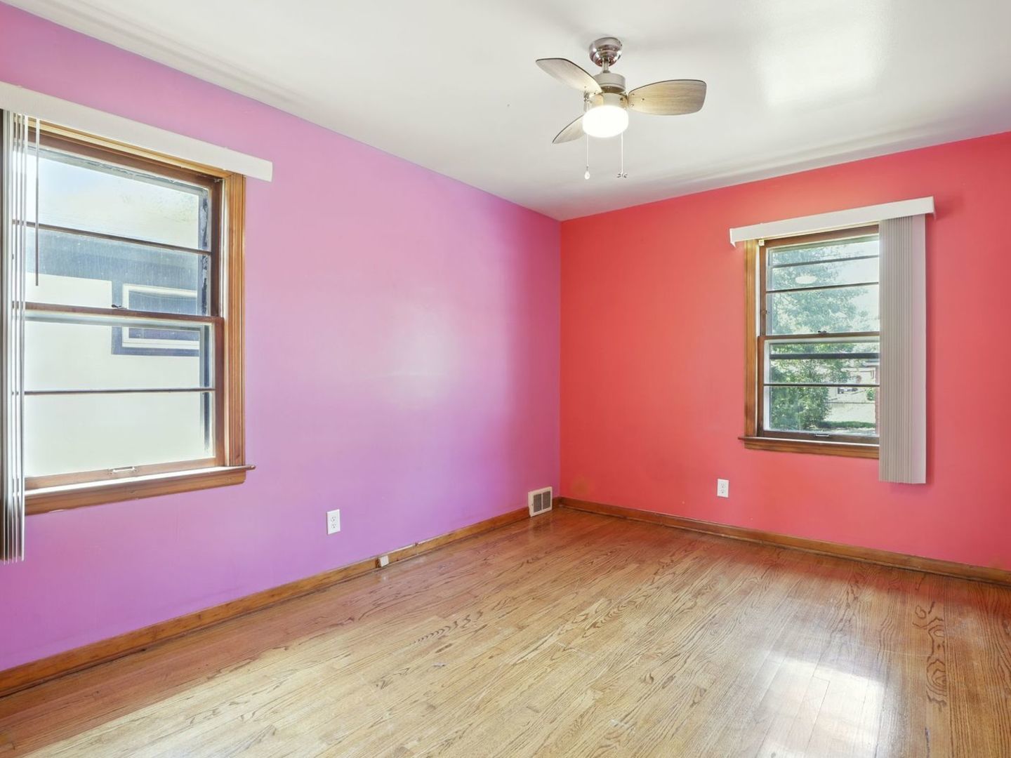725 E 161st Street, South Holland, IL 60473