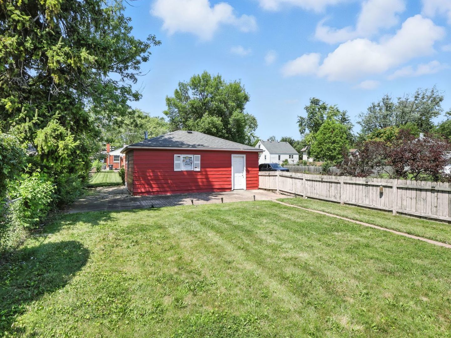 725 E 161st Street, South Holland, IL 60473
