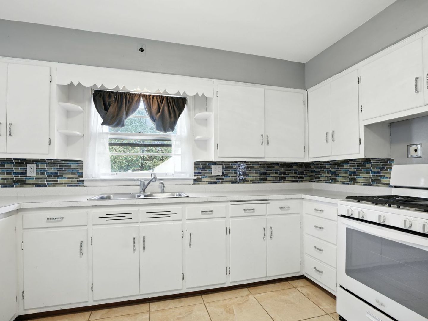 725 E 161st Street, South Holland, IL 60473