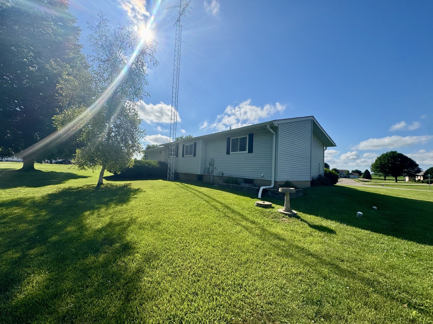 602 E Cherry Avenue, Cherry, IL 61317