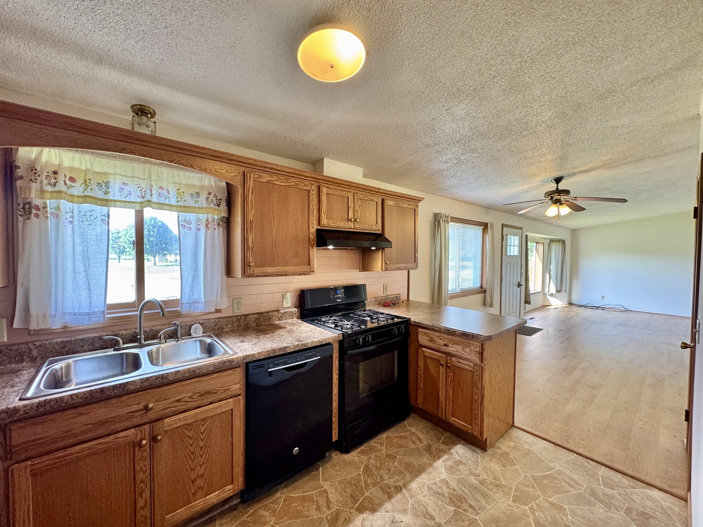 602 E Cherry Avenue, Cherry, IL 61317