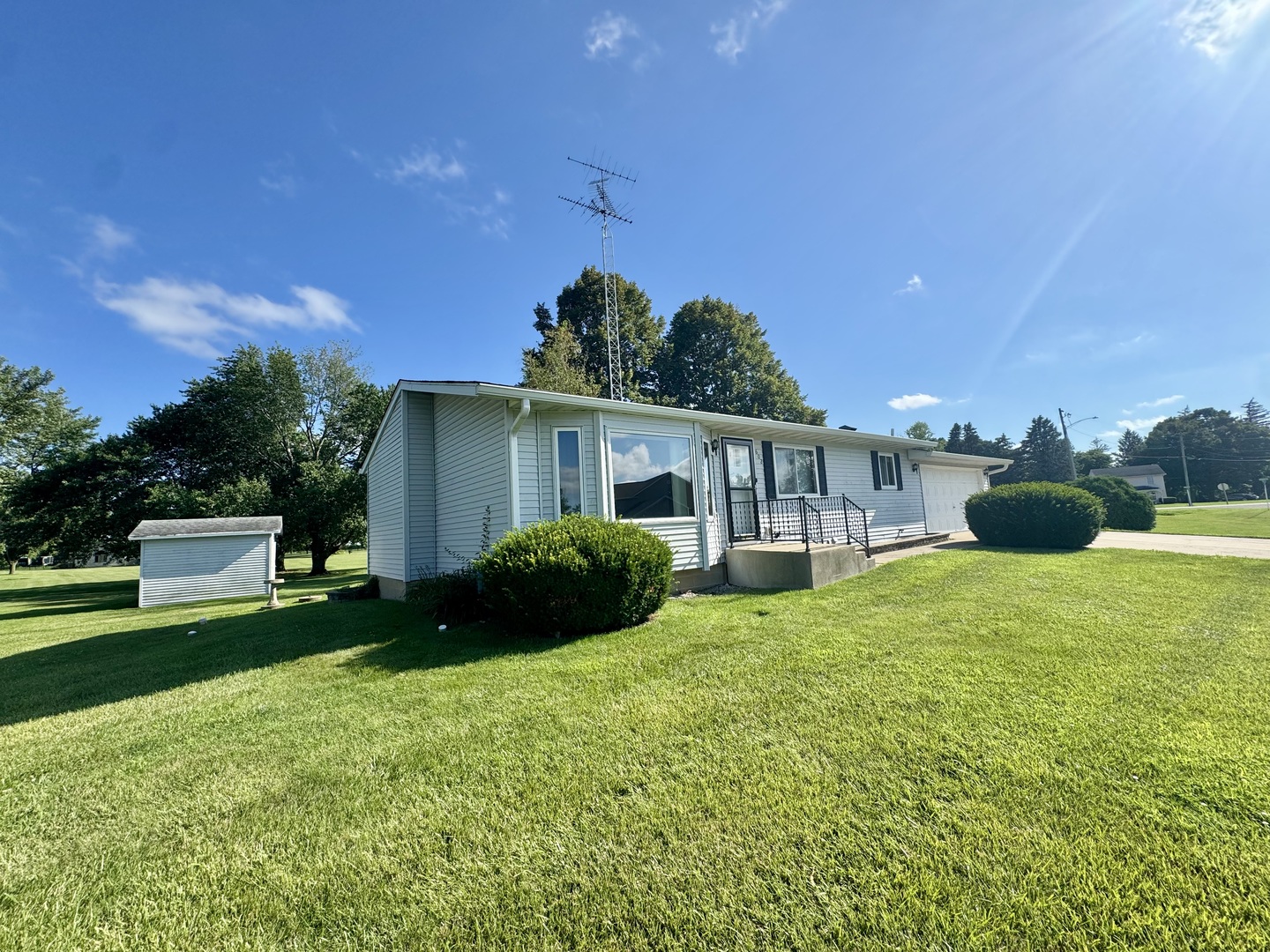 602 E Cherry Avenue, Cherry, IL 61317