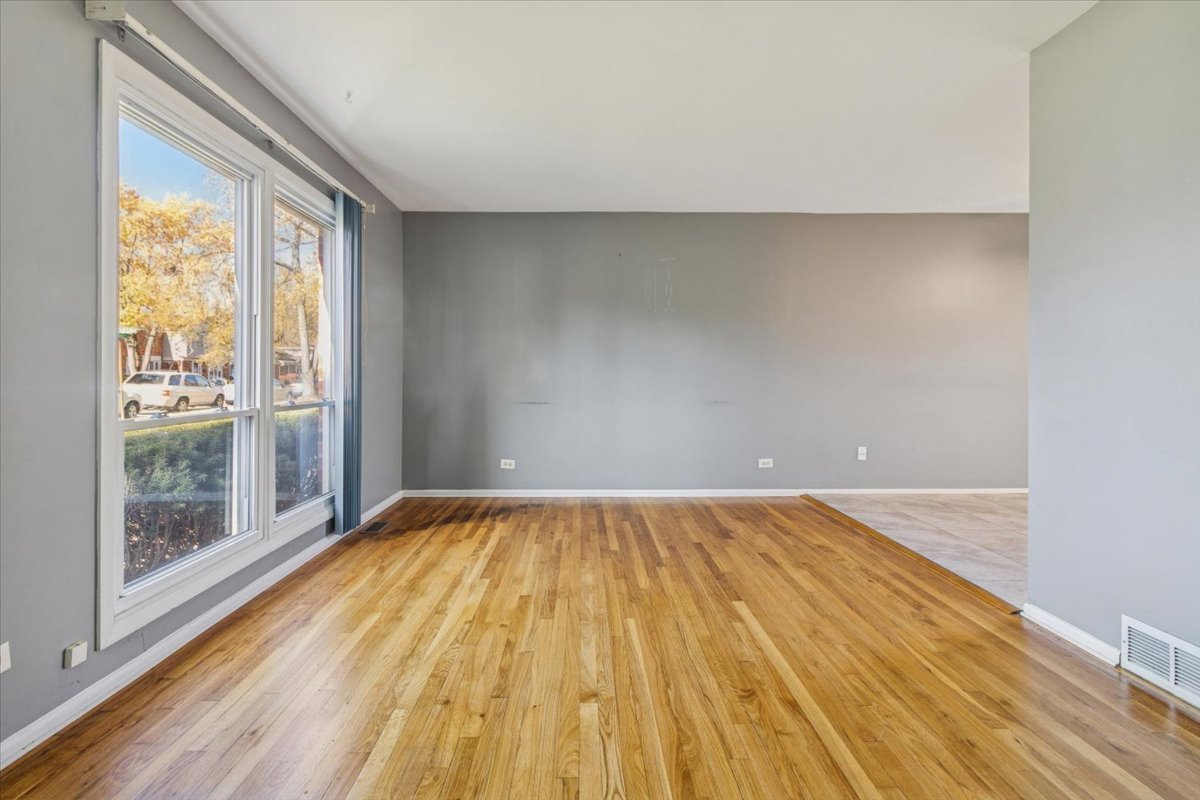 Streamwood, IL 60107