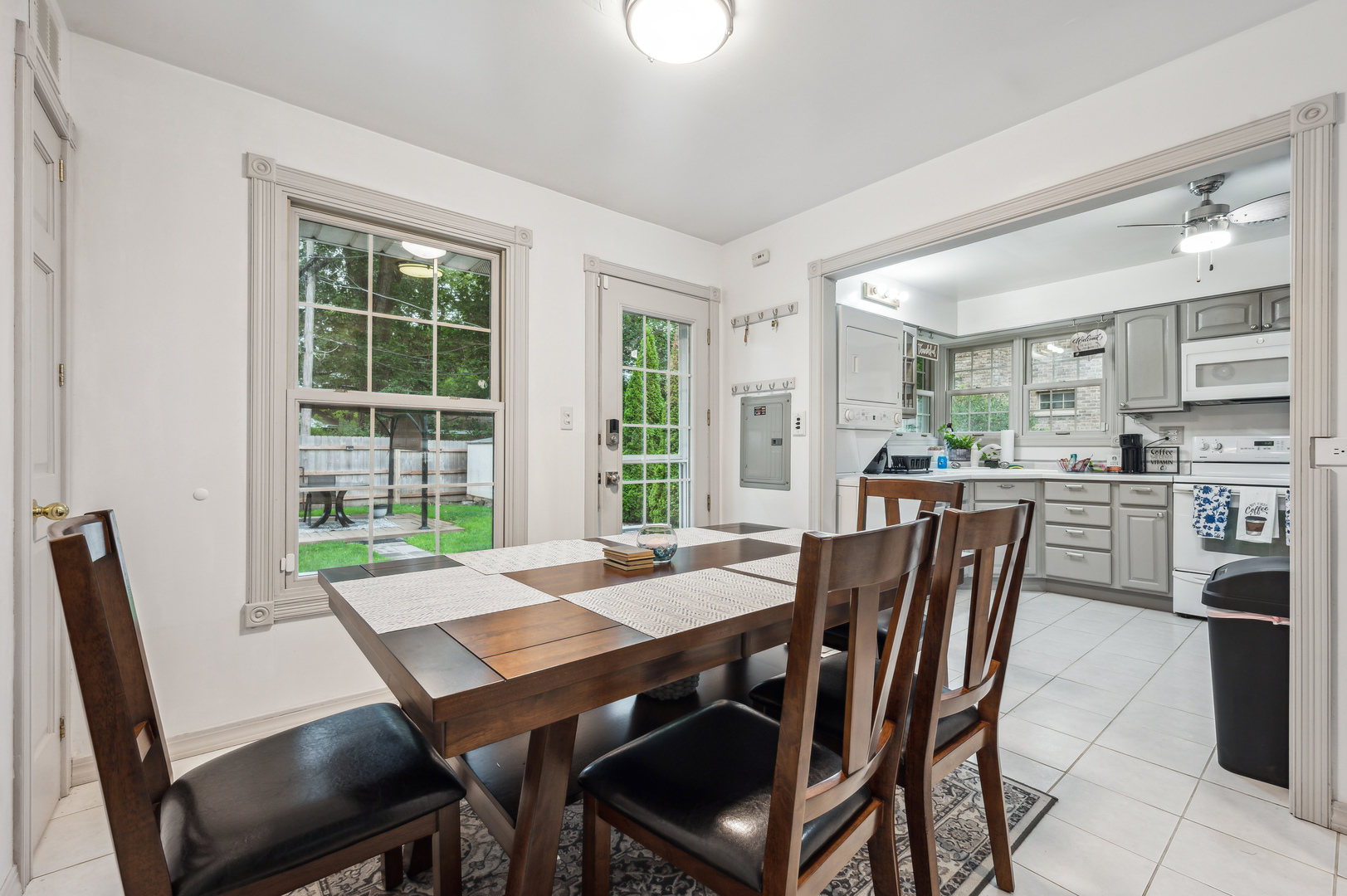 6207 S Damen Avenue, Chicago, IL 60636