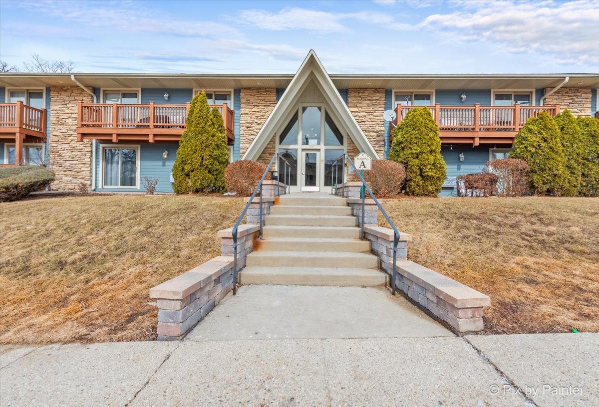 300 Opatrny Drive #209, Fox River Grove, IL 60021