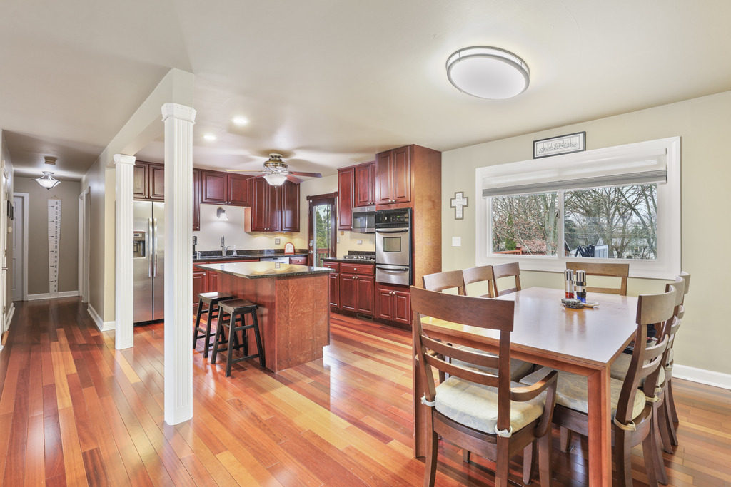 139 N Circle Avenue, Bloomingdale, IL 60108