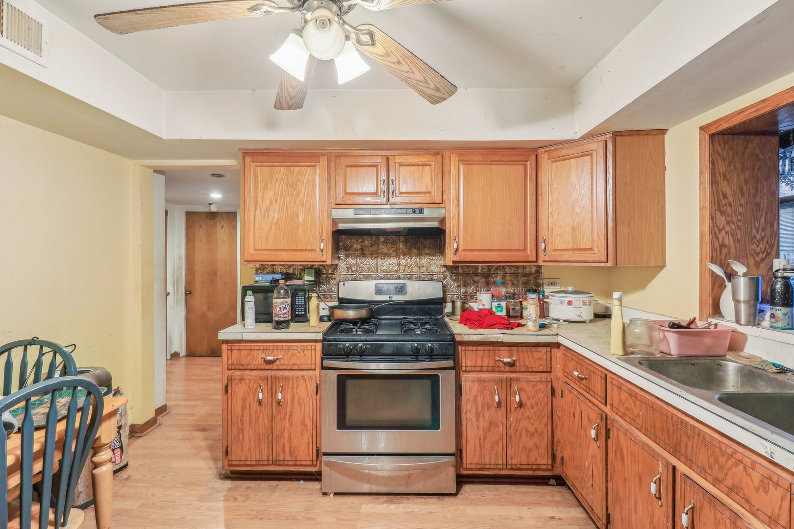 9226 S Harding Avenue, Evergreen Park, IL 60805