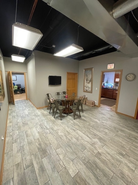 6444 N Milwaukee Avenue, Chicago, IL 60631