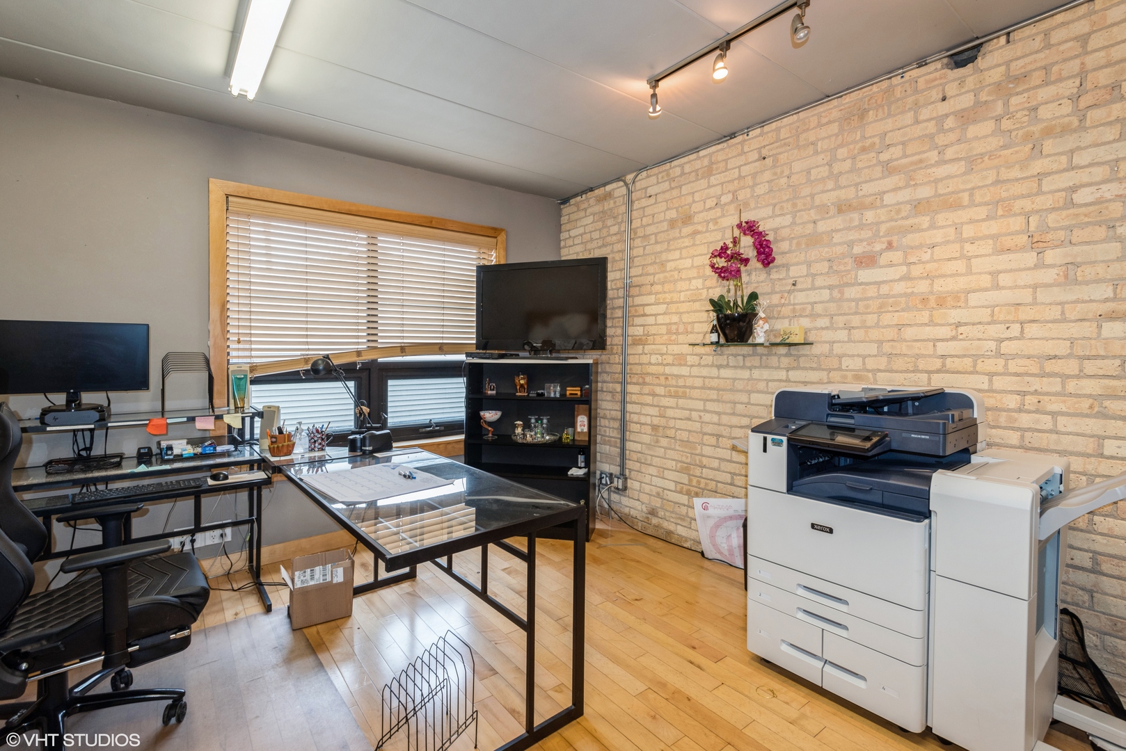 6444 N Milwaukee Avenue, Chicago, IL 60631