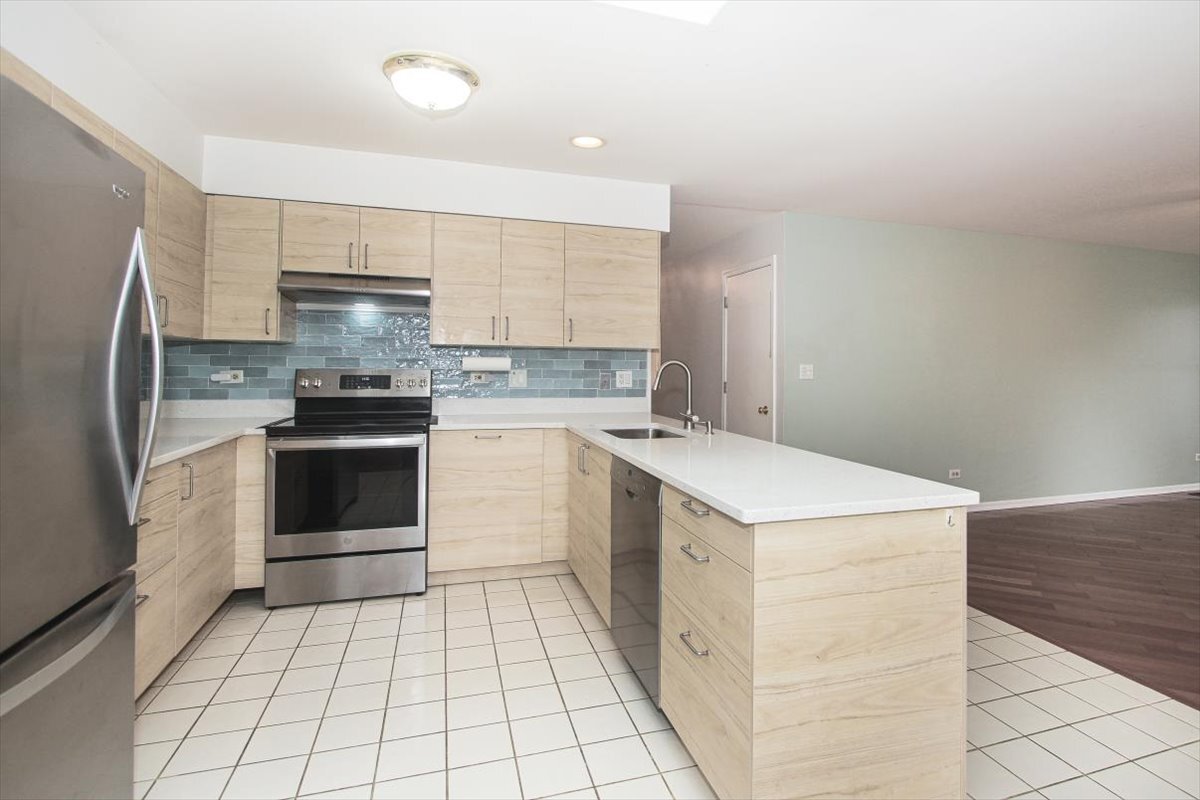 134 S Emerald Avenue, Mundelein, IL 60060