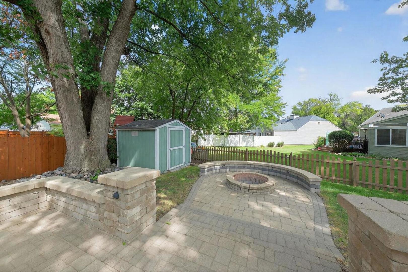 1853 Paddington Avenue, Naperville, IL 60563