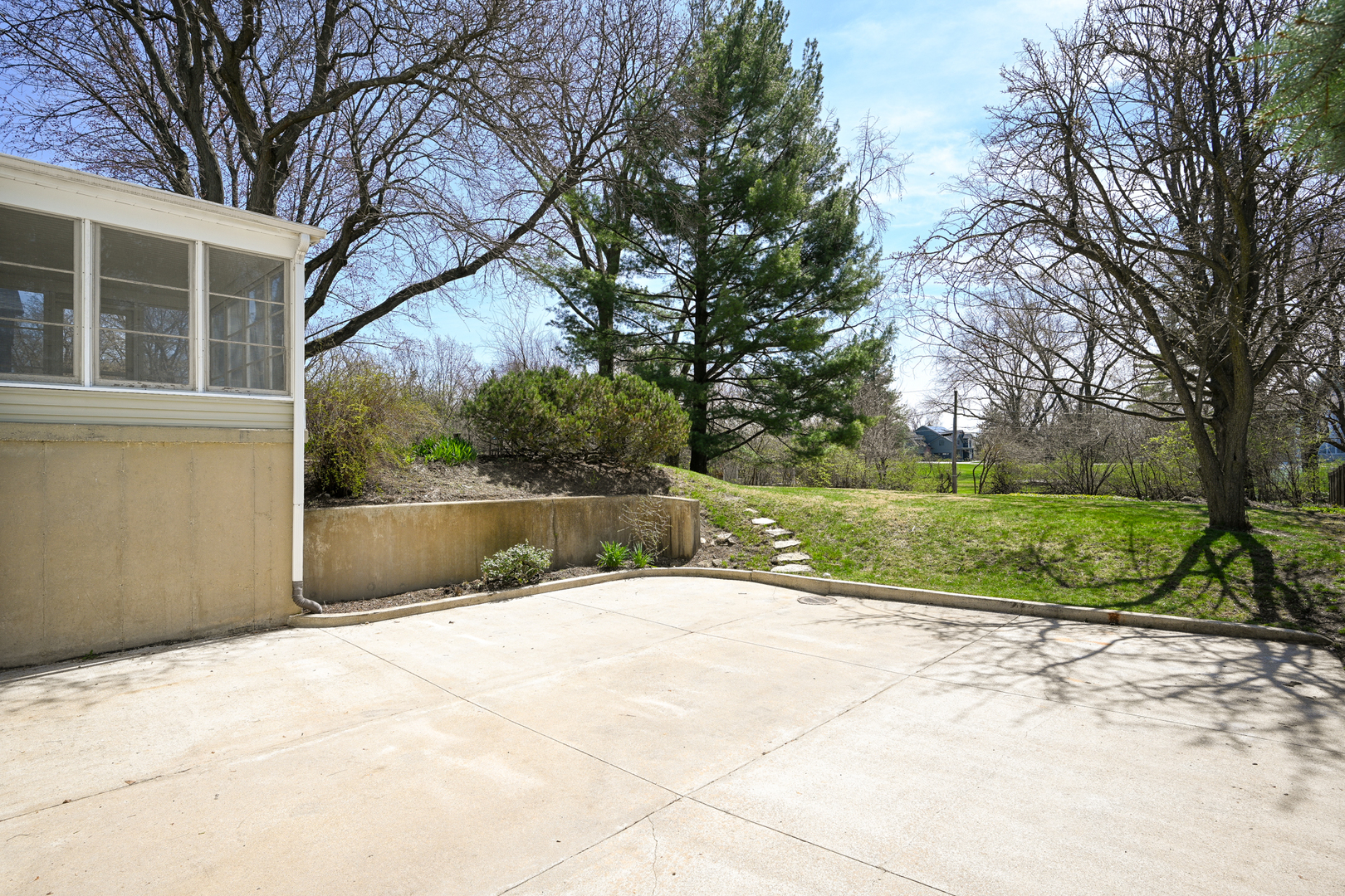22W247 Glen Valley Drive, Glen Ellyn, IL 60137