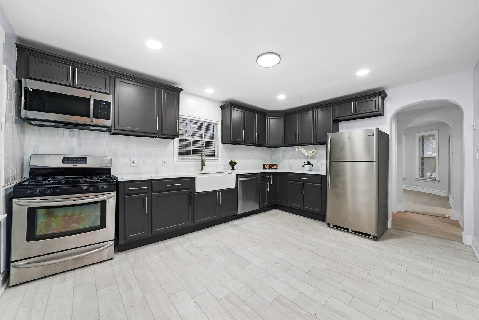 3323 N Central Park Avenue, Chicago, IL 60618