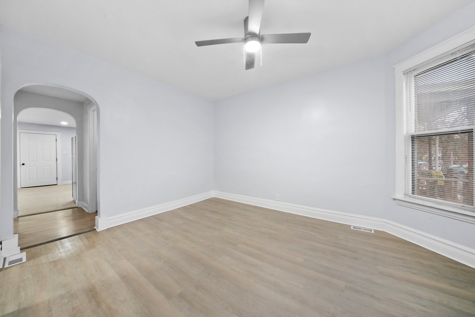 3323 N Central Park Avenue, Chicago, IL 60618