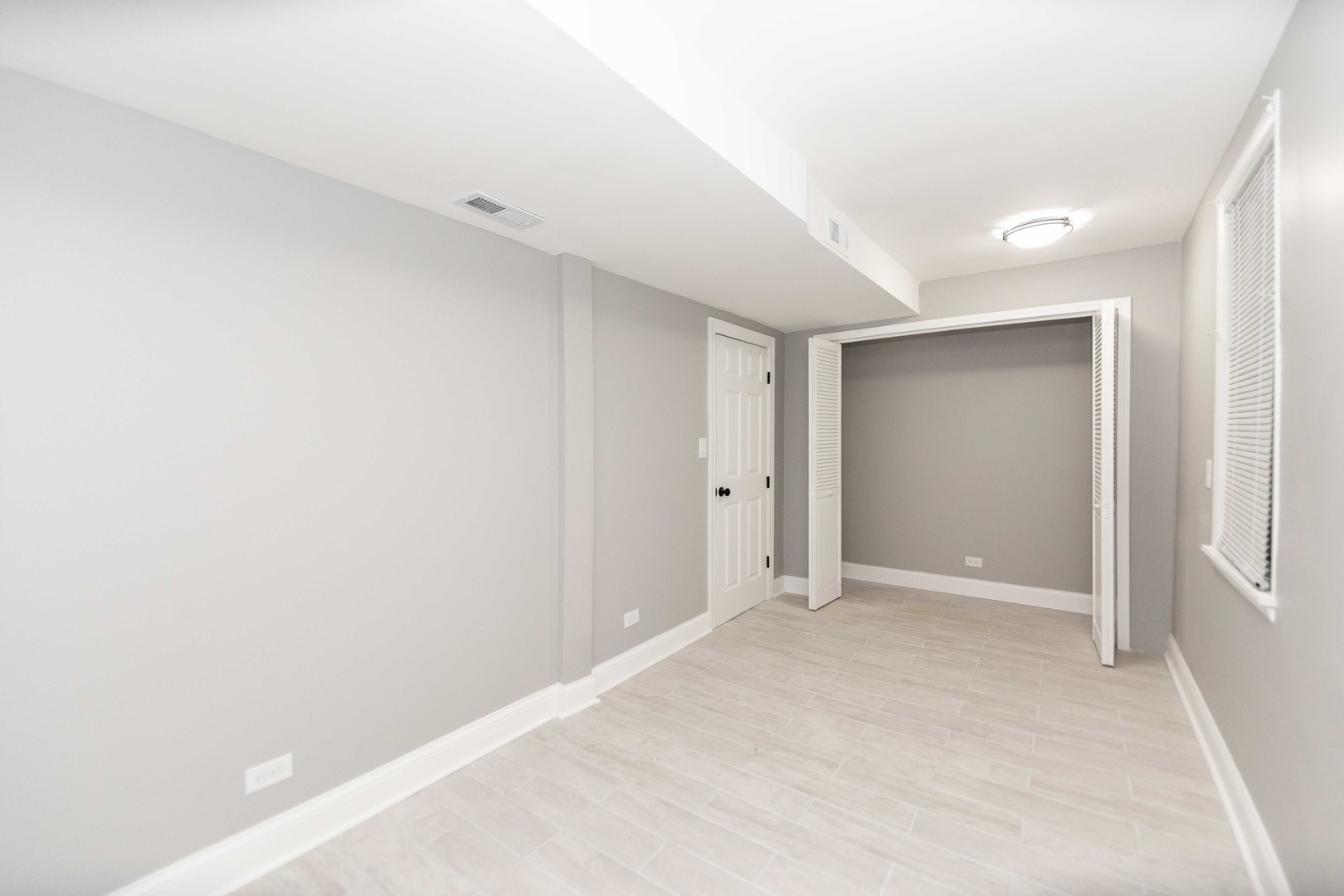 3323 N Central Park Avenue, Chicago, IL 60618