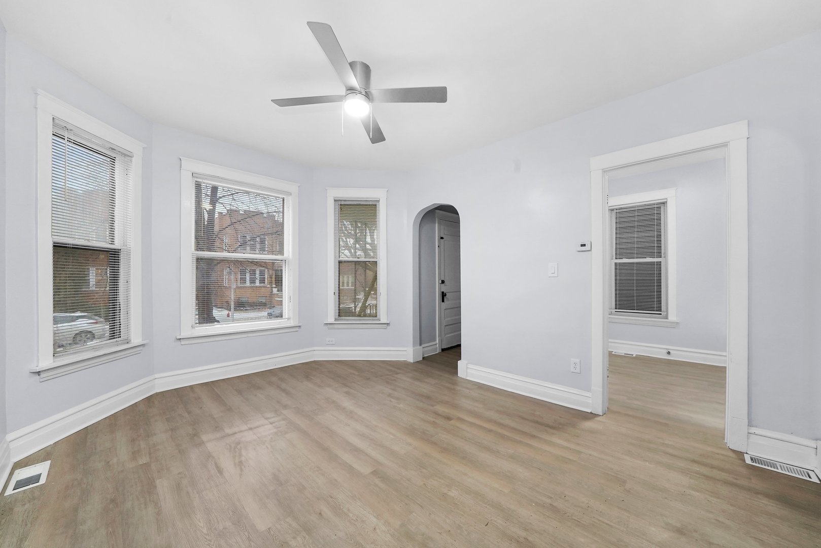 3323 N Central Park Avenue, Chicago, IL 60618