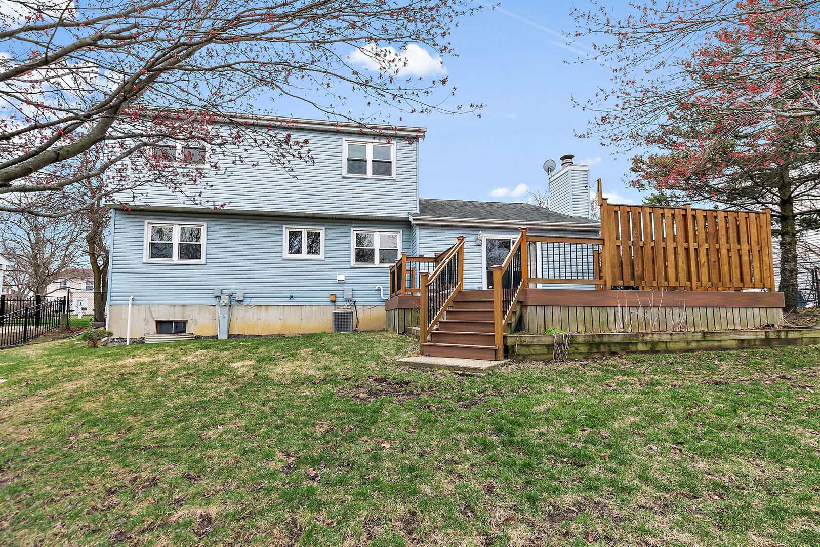 36 Shore Drive, Schaumburg, IL 60193