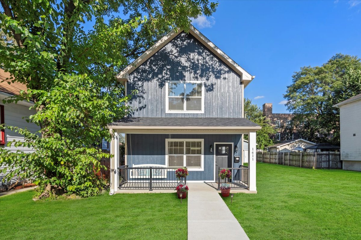 1411 S 6th Avenue, Maywood, IL 60153