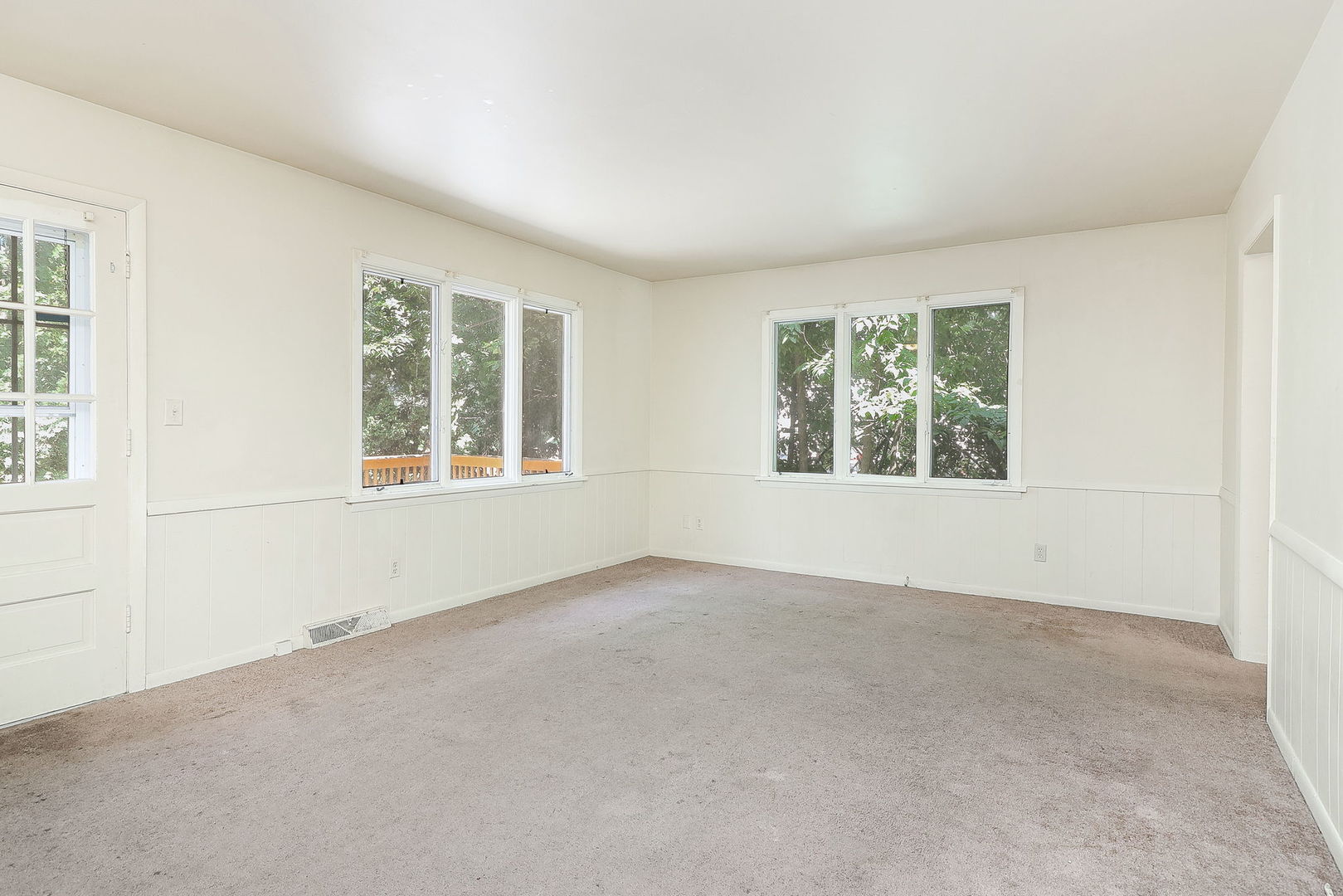 831 W Galena Boulevard, Aurora, IL 60506